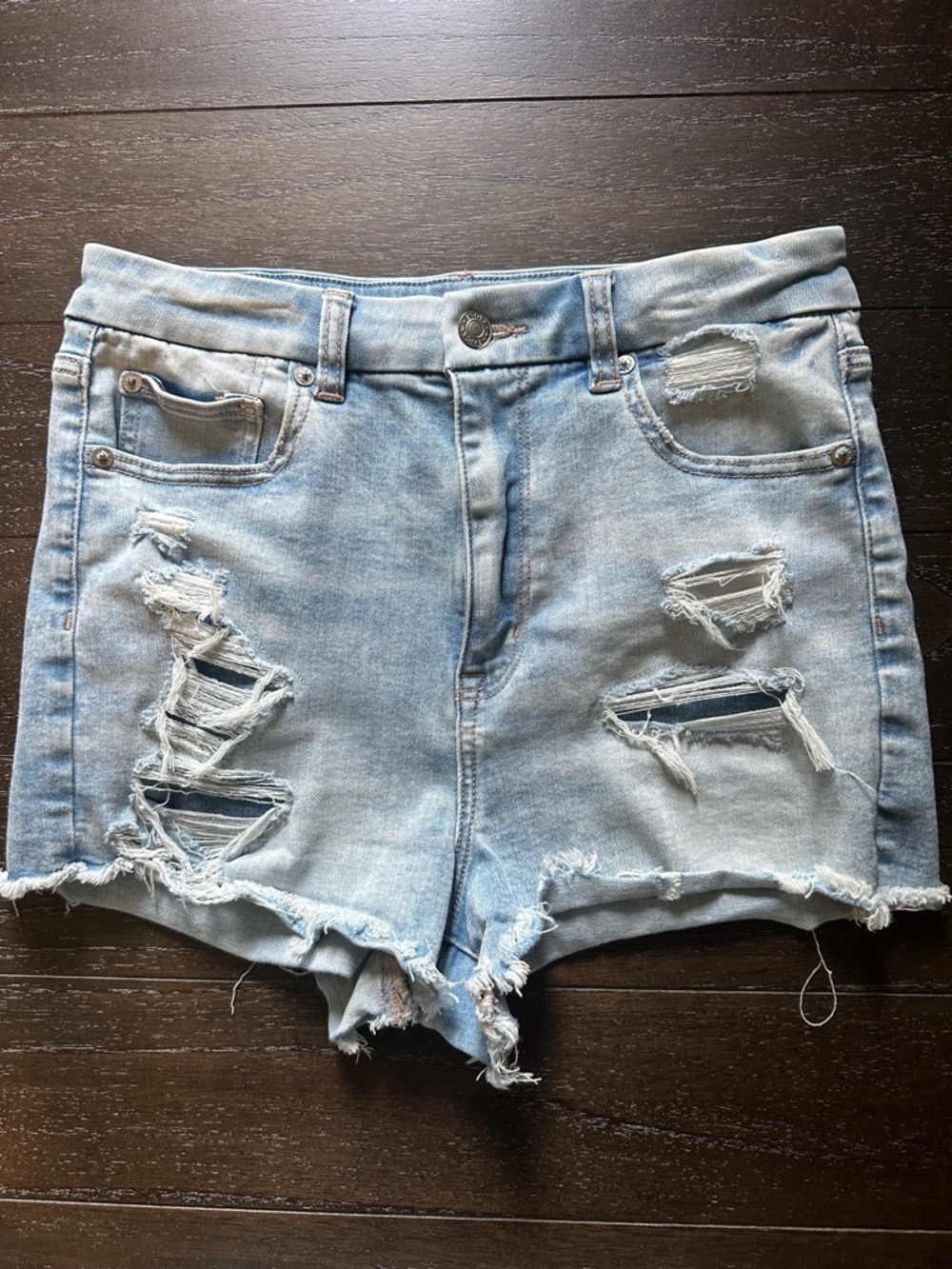 American Eagle Outfitters Light Wash Distressed Denim Women’s Shorts